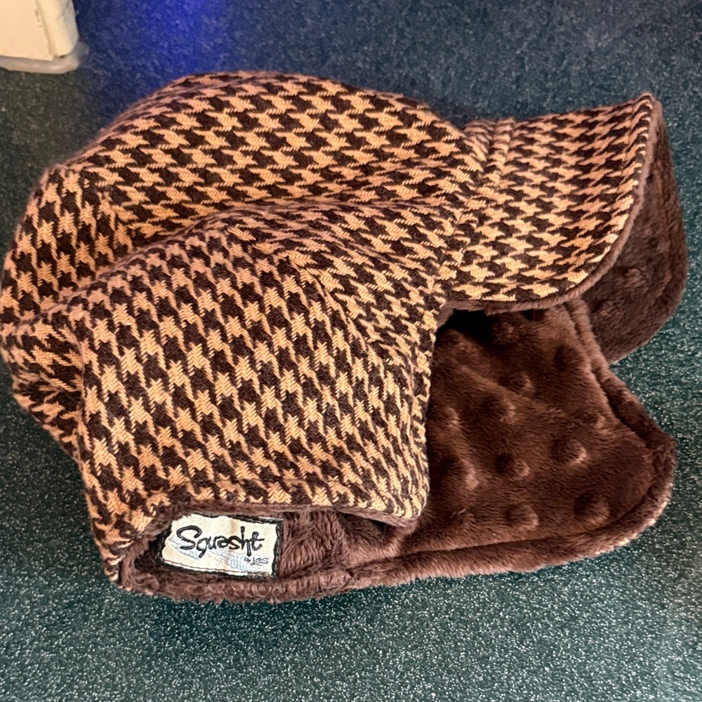 Brown Houndstooth Wool Hat Squasht by Jes